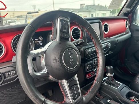 Used 2022 Jeep Gladiator Rubicon w/ Cold Weather Group AWD/4WD image 10