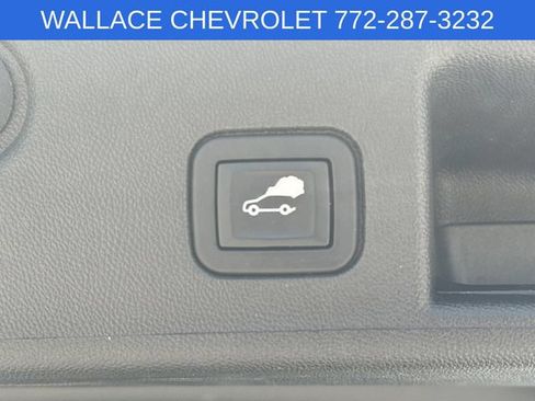 Used 2022 Chevrolet Equinox RS w/ RS Leather Package FWD image 11