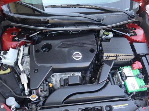 Used 2015 Nissan Altima 2.5 SV FWD image 32