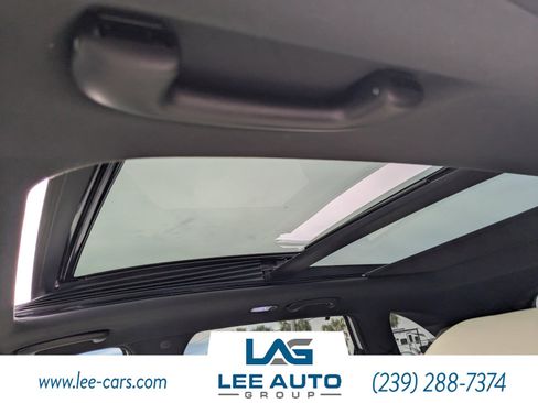 Used 2017 Kia Sorento SX image 19