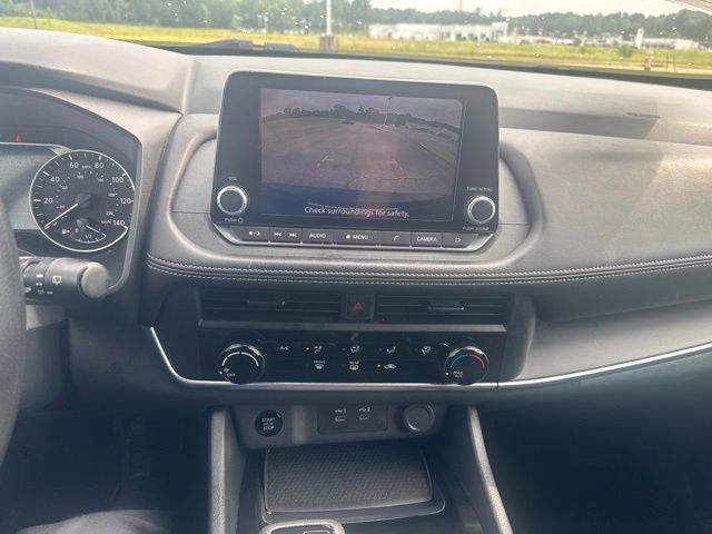 Used 2024 Nissan Rogue S FWD image 18