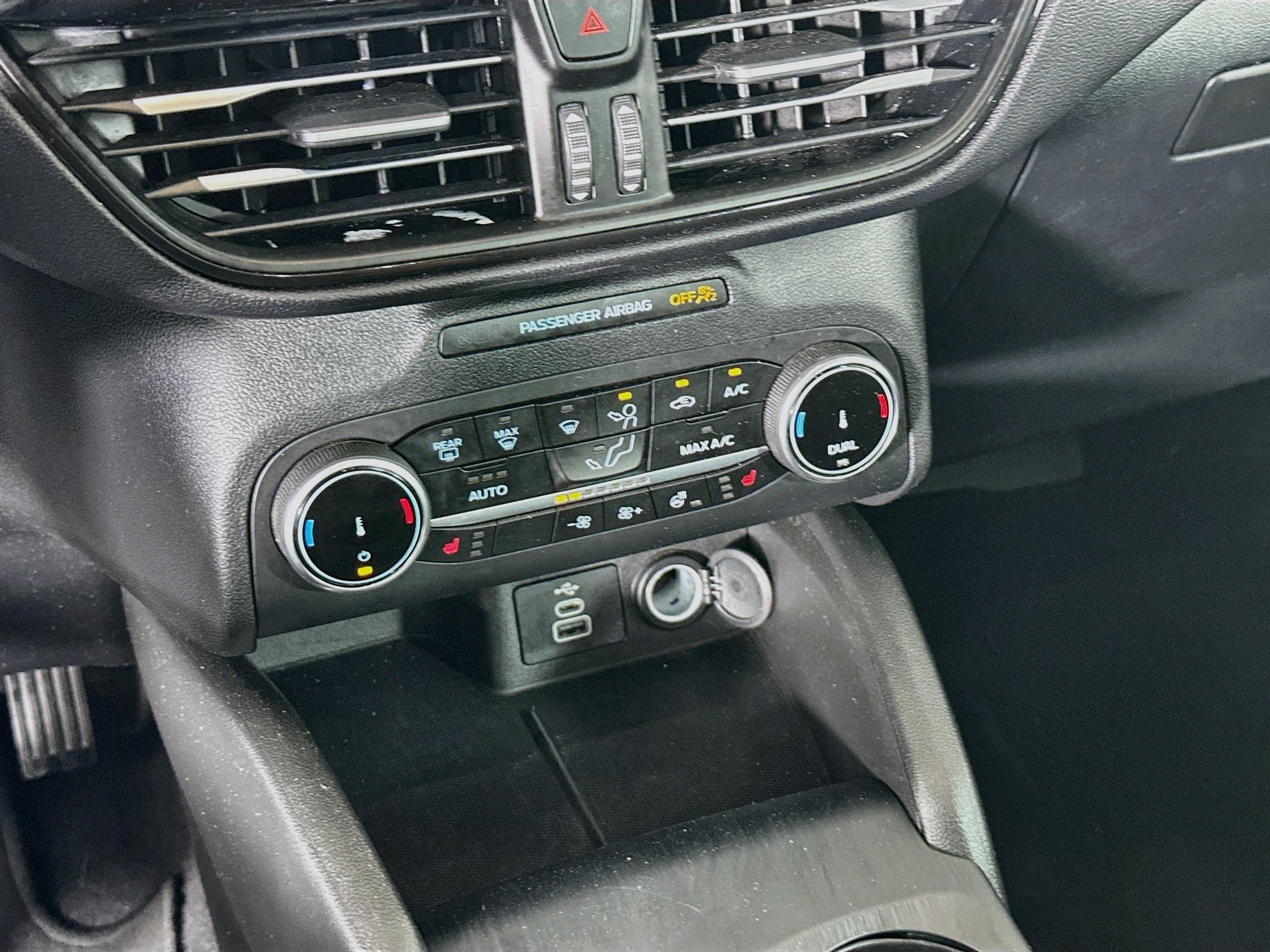 Used 2025 Ford Escape ST-Line Select AWD/4WD image 23