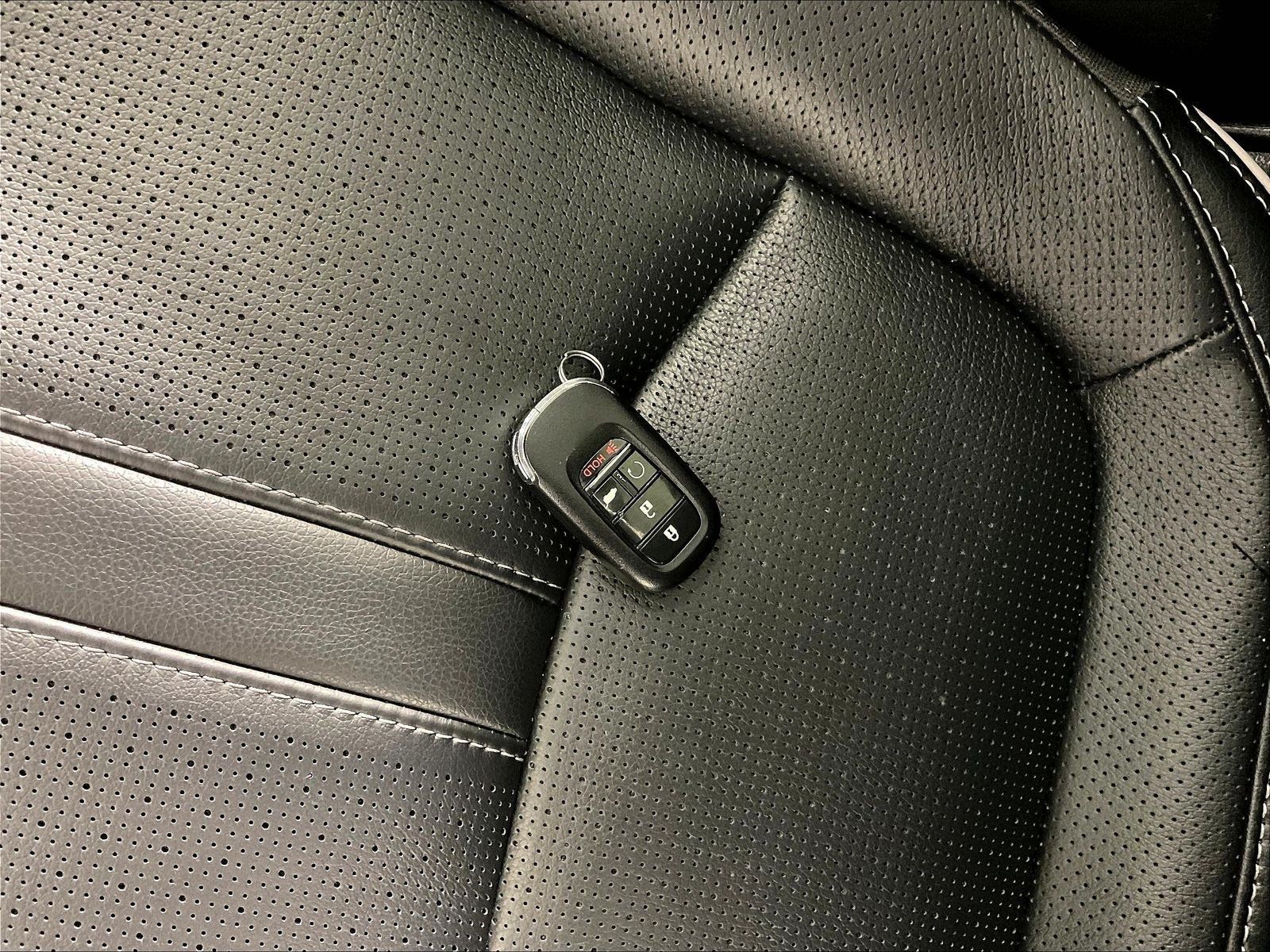 Used 2025 Honda Pilot Elite image 32