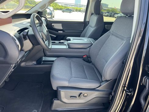 Used 2025 Ford Expedition Active RWD image 5