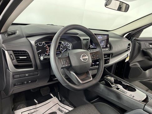 Used 2026 Nissan Rogue SV FWD image 16