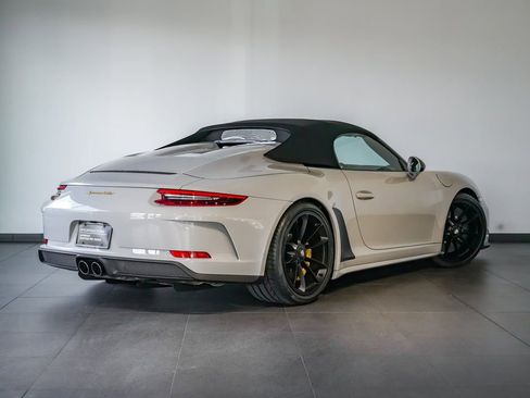Certified 2019 Porsche 911 Speedster image 7