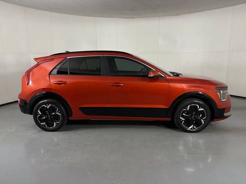 Used 2023 Kia Niro Wind FWD image 9