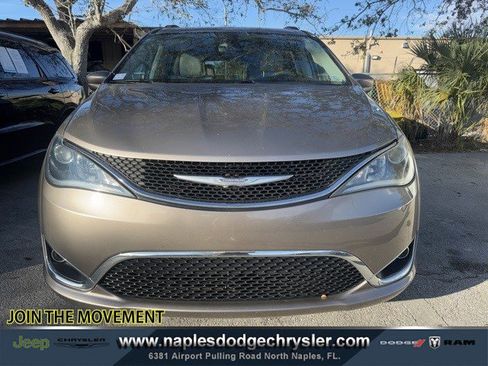 Used 2017 Chrysler Pacifica Touring-L w/ 13 Speaker Alpine Sound Group image 1