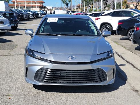 Used 2025 Toyota Camry LE image 2