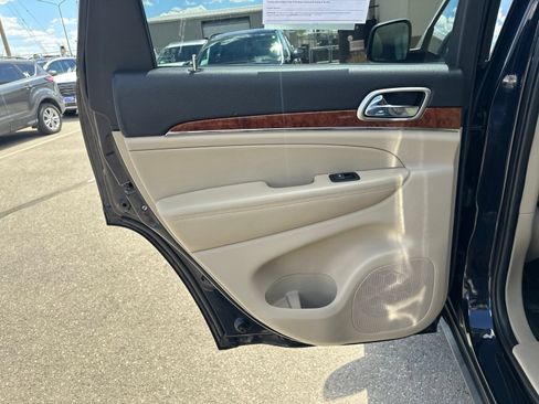 Used 2011 Jeep Grand Cherokee Limited AWD/4WD image 23