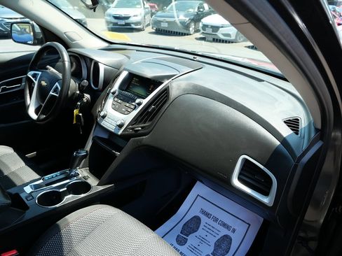 Used 2017 Chevrolet Equinox LT w/ Convenience Package AWD/4WD image 30