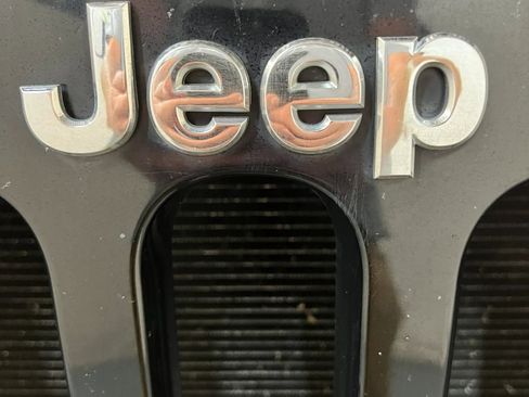 Used 2010 Jeep Wrangler Unlimited Sport RWD image 9