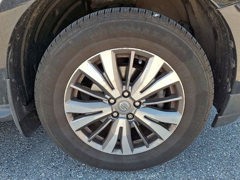 Used 2020 Nissan Pathfinder S image 7