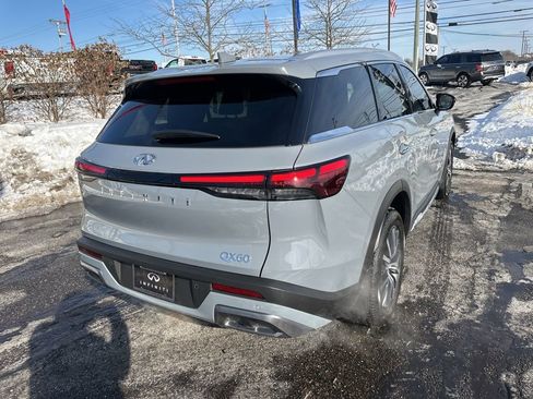 Used 2025 INFINITI QX60 Sensory w/ Vision Package image 14