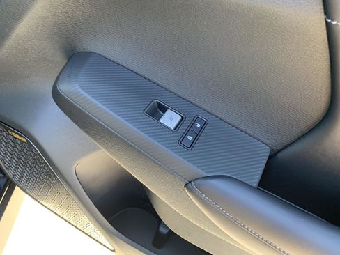 New 2025 Mitsubishi Outlander SE image 26