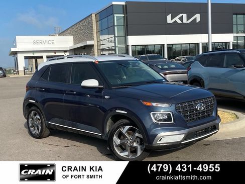 Used 2025 Hyundai Venue Limited FWD image 1