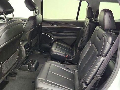 Used 2022 Jeep Grand Cherokee L Limited AWD/4WD image 19