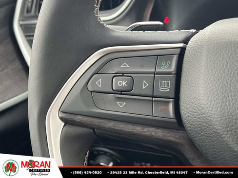 Used 2024 Jeep Grand Cherokee Limited w/ Black Appearance Package AWD/4WD image 24
