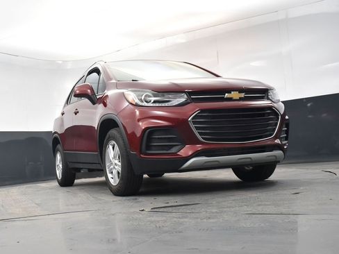 Used 2022 Chevrolet Trax LT w/ LT Convenience Package image 29