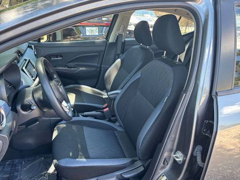 Used 2025 Nissan Versa SV FWD image 36
