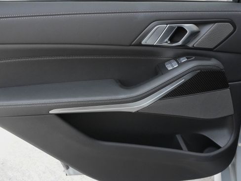 Certified 2025 BMW X7 M60i AWD/4WD image 34