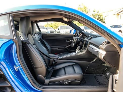 Used 2017 Porsche 718 Cayman RWD image 29
