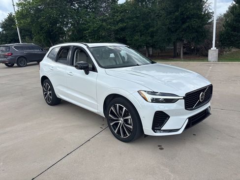 Used 2024 Volvo XC60 B5 Plus w/ Protection Package Premier AWD/4WD image 3