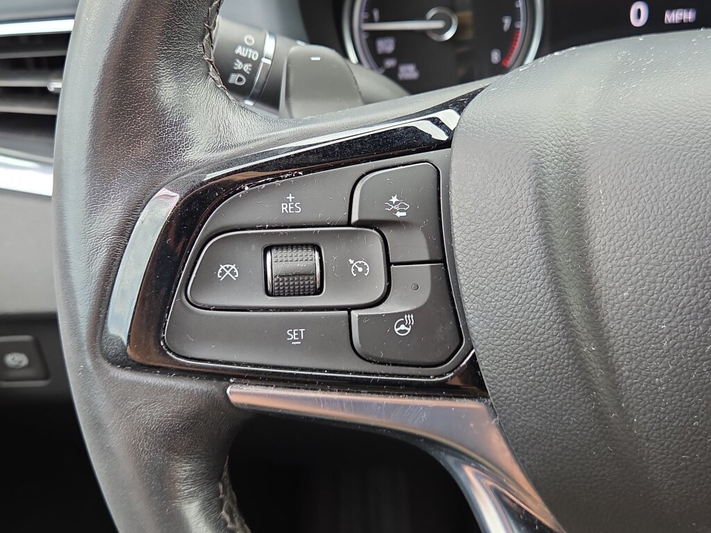 Used 2023 Buick Enclave Essence AWD/4WD image 21