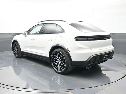 Certified 2025 Porsche Macan Electric RWD image 3