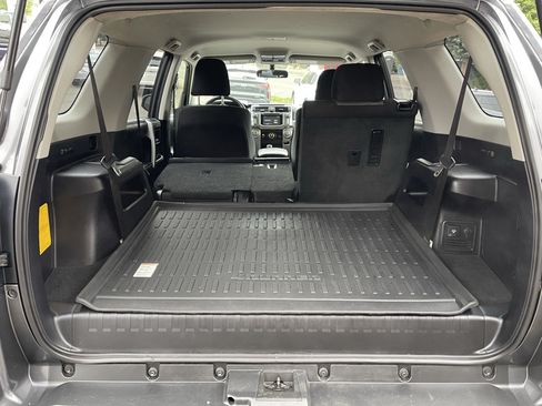 Certified 2019 Toyota 4Runner SR5 AWD/4WD image 7