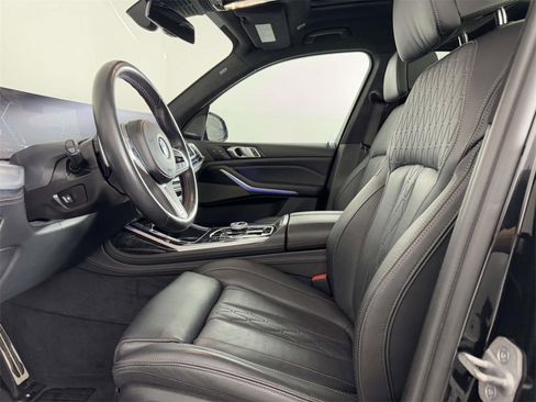 Used 2023 BMW X7 M60i w/ Executive Package image 4