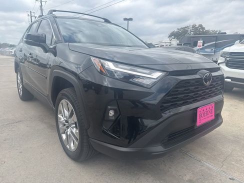 Used 2025 Toyota RAV4 XLE Premium image 7