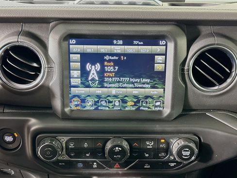 Used 2022 Jeep Wrangler Sahara w/ Cold Weather Group image 19