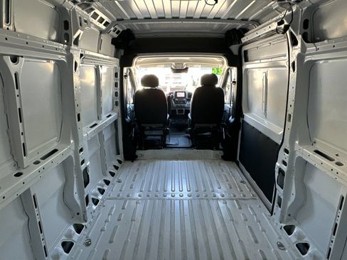 Used 2026 RAM ProMaster 2500 w/ Convenience Group FWD image 14