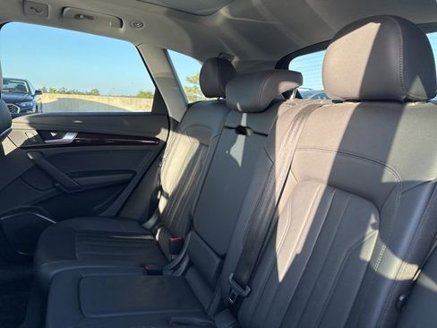 Used 2018 Audi Q5 2.0T Premium image 12