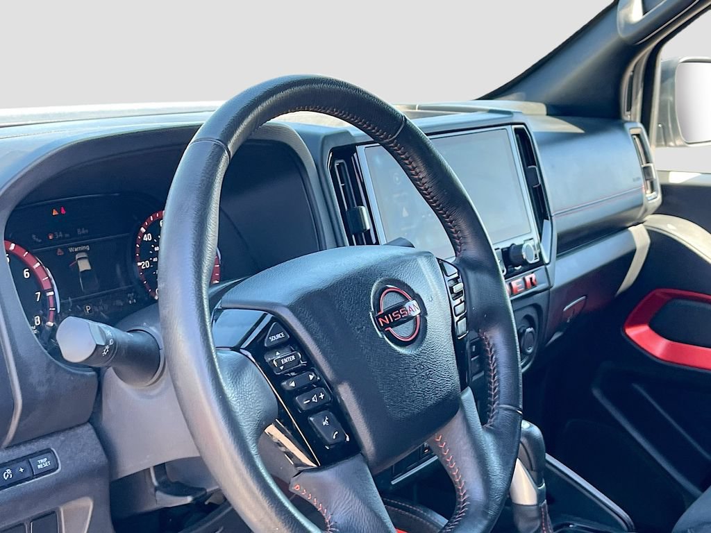 Used 2025 Nissan Frontier PRO-4X AWD/4WD image 9