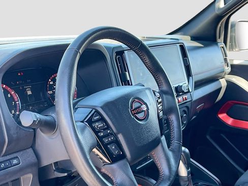 Used 2025 Nissan Frontier PRO-4X AWD/4WD image 9