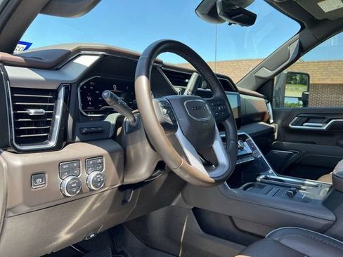 Used 2025 GMC Sierra 2500 Denali w/ Denali Reserve Package AWD/4WD image 10