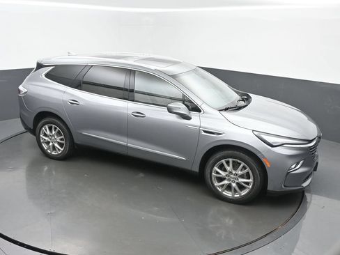 Used 2023 Buick Enclave Essence w/ Experience Buick Package AWD/4WD image 44