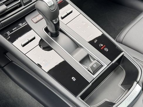 New 2026 Porsche Macan image 25