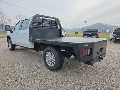 Used 2022 Chevrolet Silverado 2500 LT w/ Convenience Package image 8