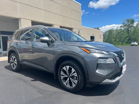 Used 2023 Nissan Rogue SV w/ SV Premium B Package AWD/4WD image 3