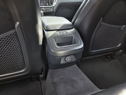 Used 2024 Volvo S60 B5 Plus image 19