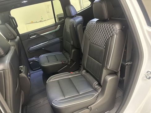 New 2026 GMC Acadia Denali w/ Super Cruise Package FWD image 26