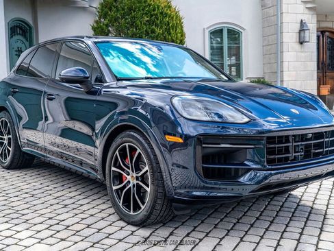Used 2024 Porsche Cayenne S image 12