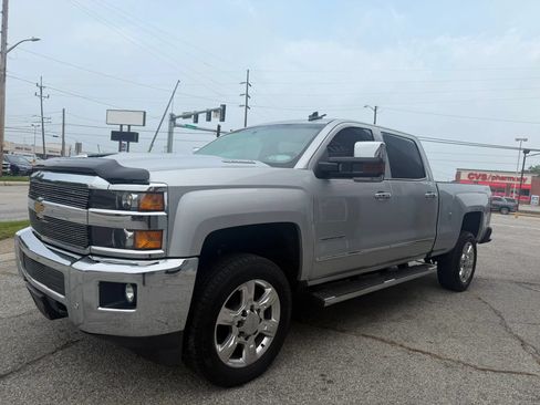 Used 2019 Chevrolet Silverado 2500 LTZ w/ Duramax Plus Package AWD/4WD image 5