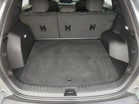 Used 2025 Chevrolet Equinox LT image 6