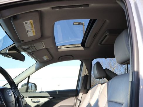 Used 2017 Honda Pilot Touring image 10