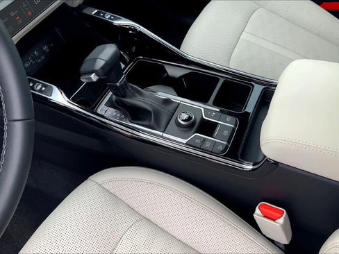 Certified 2024 Kia Sorento SX image 7