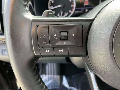 Used 2024 Nissan Pathfinder SV AWD/4WD image 18